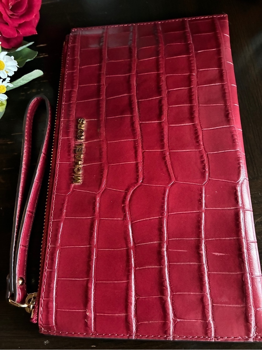 MICHAEL KORS Red Croc-Embossed Wristlet Clutch - Picture 10 of 10